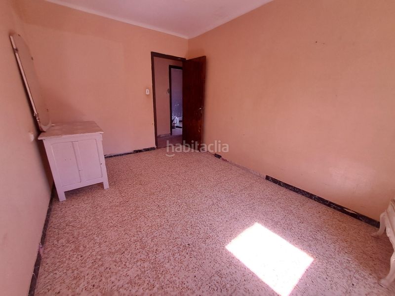 Foto eb76687a-d1d4-4b30-9375-23f9ee9bde6b. Edificio  esquinero en el centro de la población en Móra d´Ebre