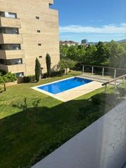 Pis a Barri dels Escriptors. Magnifico piso en el spai girones de salt con piscina y jardin