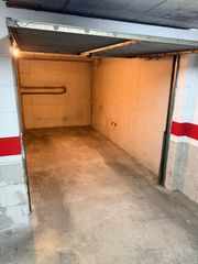 Aparcament cotxe a Santa Eugenia. En venta garaje cerrado en sta eugenia