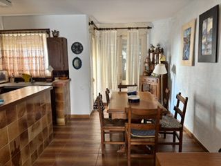 Lloguer Dúplex  Carrer de la ronda del pedró 5. Se alquila apartamento duplex a ll escala (centro pueblo9