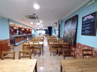 Umzug Geschäftsraum in Sant Pere Nord. Local comercial con calefacción y aire acondicionado