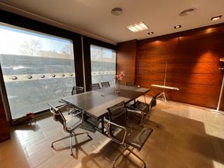 Local commercial dans Barcelona 10. Local comercial en venta en palams