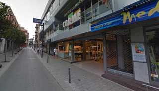 Local commercial dans Didac garrell i tauler 10. Local comercial en venta en palams