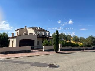 Casa a Peralada. Chalet en venta en golf club peralada