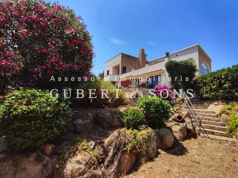 Foto 58accdd8-4c04-4651-8201-db0ba009d995. Casa amb calefacció a Vall-llobrega