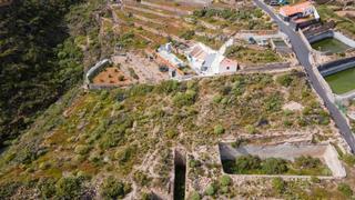 Terreno residencial en Arrastradero de abajo 10. Bonito terreno rústico con posibilidad de construir cuarto de ap