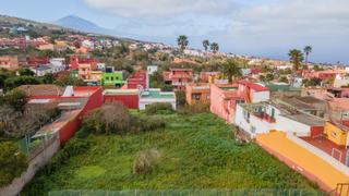 Residential Plot in Calle valerio jose padron 62a. Oportunidad de parcela urbana en esquina a dos calles, en calle