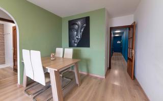 Pis a Calle achimencey 14. Bonito piso con vistas, tres habitaciones y cuarto de lavar, en