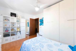 Pis en Avenida maritima 44. Piso de bonitas vistas, con tres habitaciones y doble plaza de a