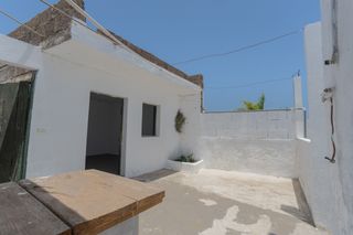 Casa a Camino bencomia 3. Bonita finca urbana con casa antigua a reformar en camino bencom