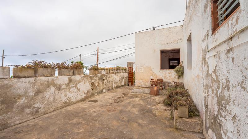 Foto 6050c996-7b7f-4b18-b550-992654747cdf. Casa en camino bencomia 3 bonita finca urbana con casa antigua a reformar en camino bencomia, 3 - . en Icod de los Vinos