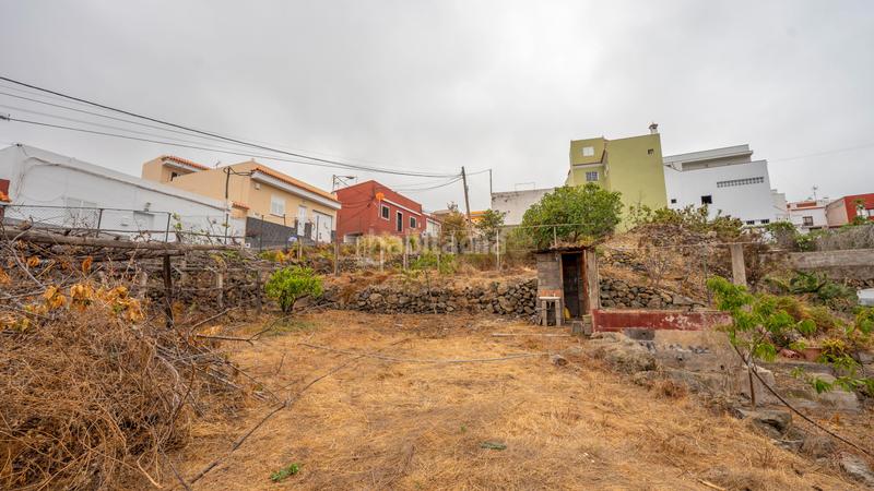 Foto fb8b3046-e454-4ee7-8487-3c15a23f4a6b. Casa en camino bencomia 3 bonita finca urbana con casa antigua a reformar en camino bencomia, 3 - . en Icod de los Vinos