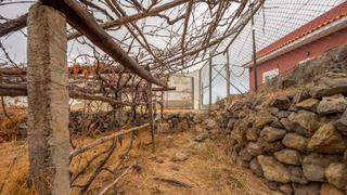 Casa en Camino bencomia 3. Bonita finca urbana con casa antigua a reformar en camino bencom