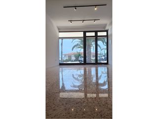 Local Comercial a Carretera botánico 8. Puerto de la cruz. local reformado, con jardínterraza al frente.