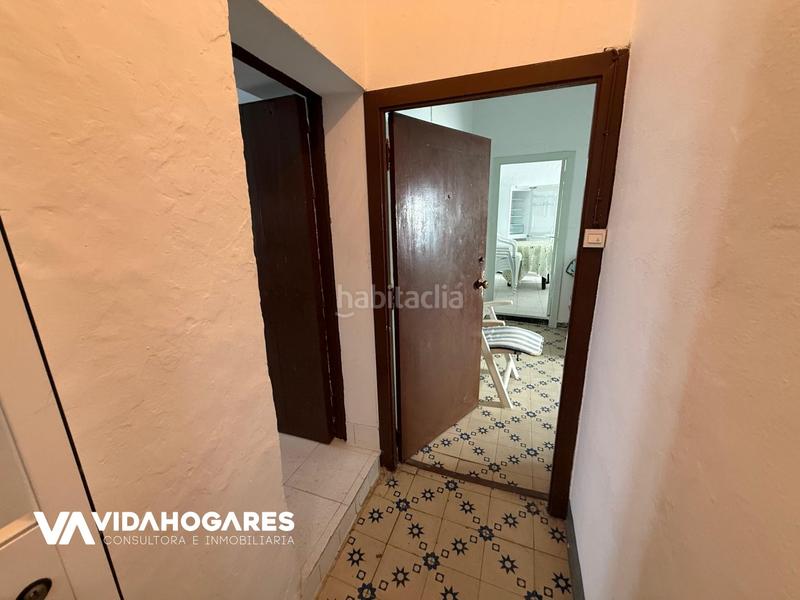Foto 2168c3a2-22dc-4b49-b09a-00fdf6f39c98. Edificio oportunidad en el corazón si estás buscando piso en el centro, aqui tienes cuatro, te presentamos esta joya escondida en pl en Rota