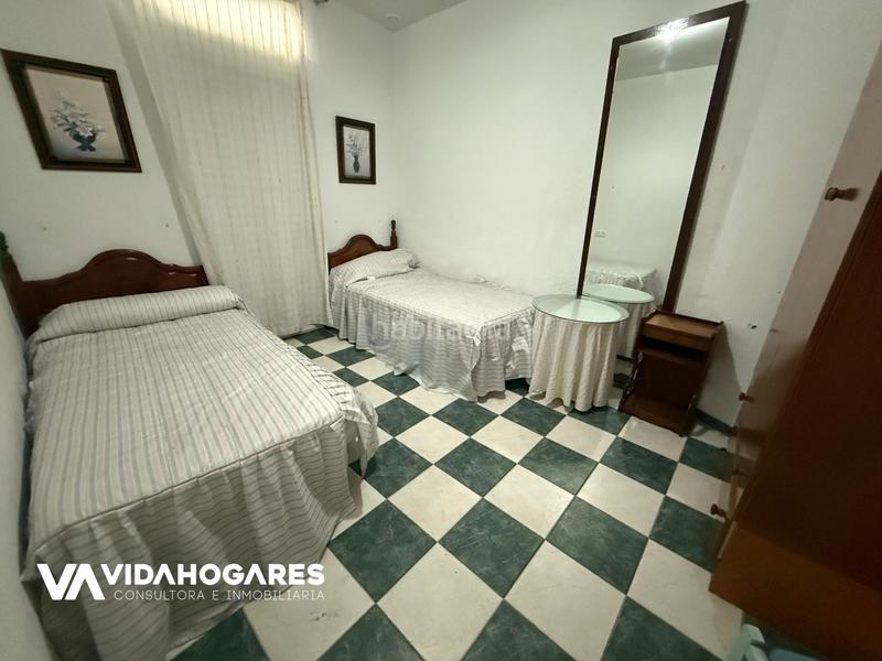 Foto df6b8a62-3891-4b21-90da-799080892d7e. Edificio oportunidad en el corazón si estás buscando piso en el centro, aqui tienes cuatro, te presentamos esta joya escondida en pl en Rota