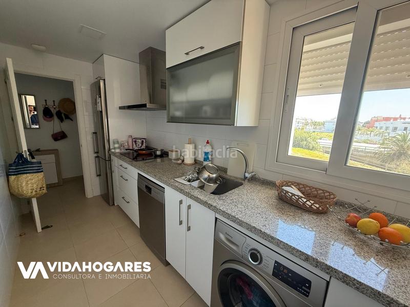 Foto 822ec2a2-4099-4b91-b9df-19e53a003eb4. Piso hoy te presentamos un encantador piso en punta candor, , con tres acogedoras habitaciones, dos baños, cocina independiente, sa en Rota