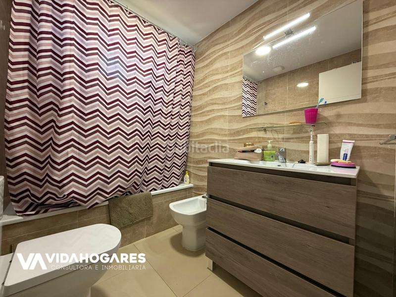 Foto b2650cd3-56cc-4730-855f-6ccd42c34b5a. Piso hoy te presentamos un encantador piso en punta candor, , con tres acogedoras habitaciones, dos baños, cocina independiente, sa en Rota