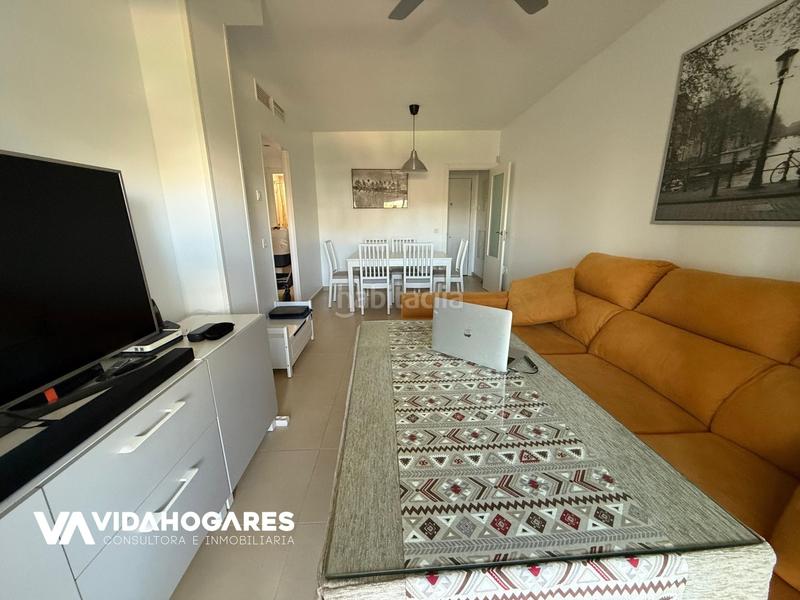 Foto be105dc3-fbe2-40f9-bf21-81a1b7714073. Piso hoy te presentamos un encantador piso en punta candor, , con tres acogedoras habitaciones, dos baños, cocina independiente, sa en Rota
