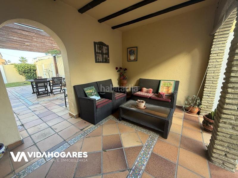 Foto 18c7efb6-273e-4a2a-9b01-49167a22ffaa. Chalet quien avisa no es traidor, corres el riesgo de enamorarte de este casoplón. y no es para menos, porque estamos hablando de una joy en Rota