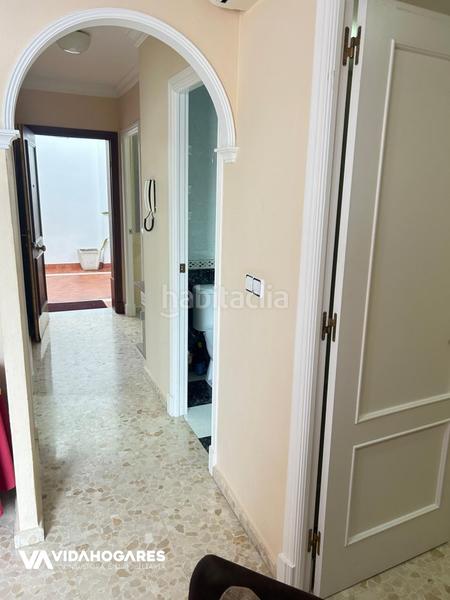 Foto 304a3c94-7d04-4890-8893-722819d2c676. Piso esta vivienda evoca tranquilidad y familia, yo ya me estoy imaginando ir al centro andando en tan solo 5 minutos, pero aún mejor i en Rota