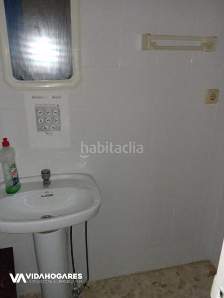 Foto 857ffb11-36a7-478f-9269-f2e3b29b5106. Local comercial este encantador local de aproximadamente 80 metros cuadrados se encuentra estratégicamente ubicado en una zona donde hay un paso en Rota