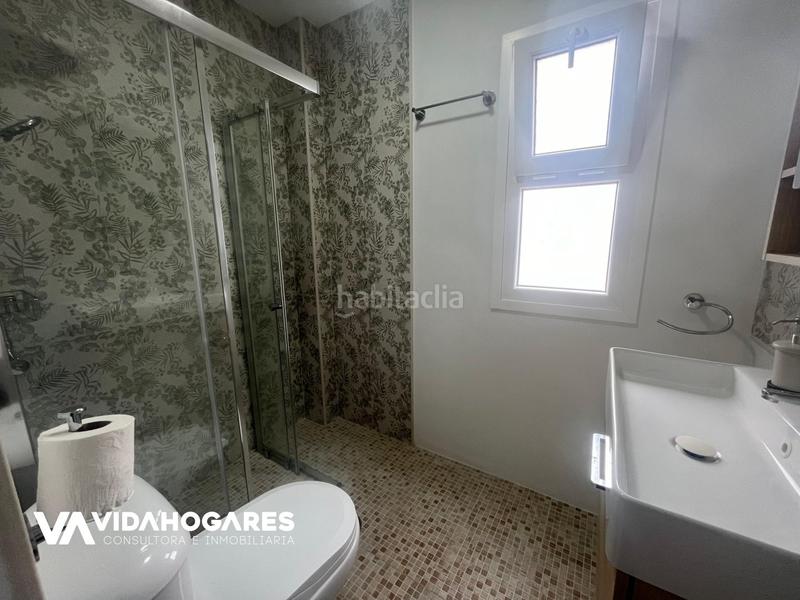 Foto 2574fd9b-5928-467f-bdb2-eace9729429e. Piso bienvenidos a vidahogares, donde convertimos tus sueños de hogar en realidad. en esta acogedora vivienda de una habitación en el c en Rota