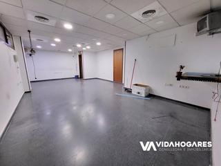 Locale commerciale in Norte - Blanca Paloma. Tienes ganas de emprender? con las ganas y este local estás tard