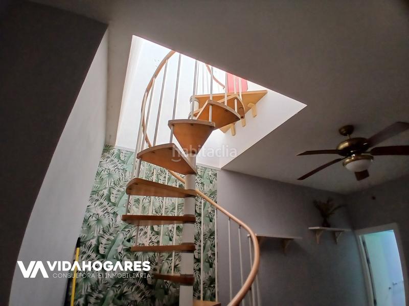 Foto 3b56bfa2-816c-4389-b21e-573017d99f64. Piso bienvenidos futuros propietarios a esta oportunidad única ! estás buscando un espacio acogedor, moderno y con todo lo que n en Rota