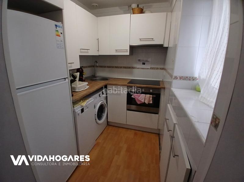 Foto 6a8e77fd-7583-411a-99f5-204c39c5e448. Piso bienvenidos futuros propietarios a esta oportunidad única ! estás buscando un espacio acogedor, moderno y con todo lo que n en Rota