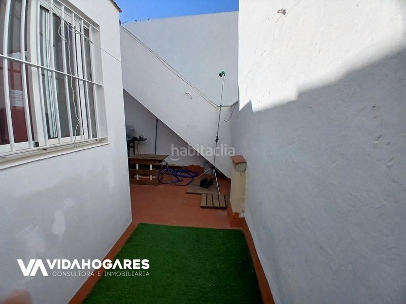 Foto 7b5a9f77-3322-4e1a-b728-0af51e7d2aa2. Piso bienvenidos futuros propietarios a esta oportunidad única ! estás buscando un espacio acogedor, moderno y con todo lo que n en Rota