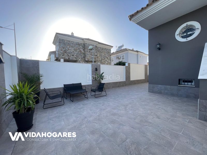 Foto 08ad1a8b-f33e-4887-83e3-c325d63f761b. Casa pareada descubre la oportunidad que estabas esperando , en la demandada zona de laguna del moral, a escasos minutos de la playa. un en Rota