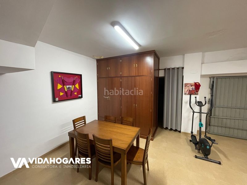 Foto 0d0e130d-ae61-4b1a-98ea-421bd026907a. Casa pareada descubre la oportunidad que estabas esperando , en la demandada zona de laguna del moral, a escasos minutos de la playa. un en Rota