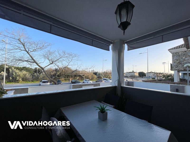 Foto 21060cee-6c24-4cf9-bd95-b3a115daee91. Casa pareada descubre la oportunidad que estabas esperando , en la demandada zona de laguna del moral, a escasos minutos de la playa. un en Rota