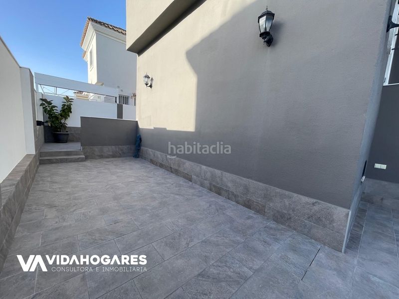 Foto 53d8dbfd-91bd-43a0-b0f7-90995e682290. Casa pareada descubre la oportunidad que estabas esperando , en la demandada zona de laguna del moral, a escasos minutos de la playa. un en Rota