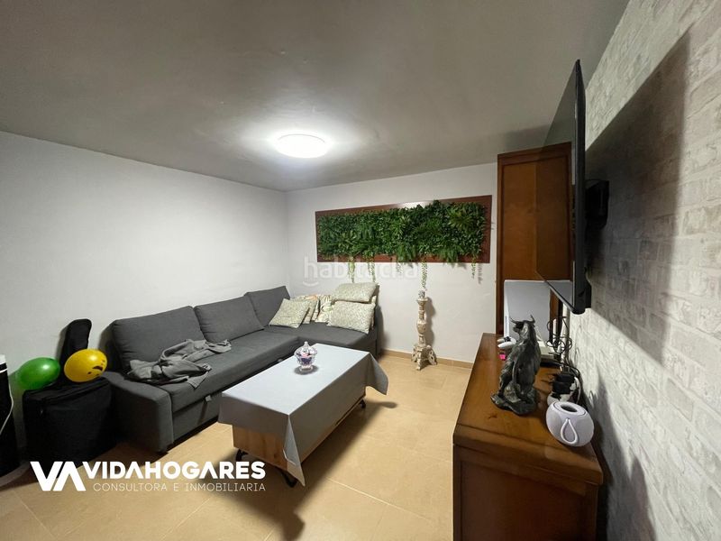 Foto 640c17b2-4ebd-4293-bcba-81f18dc957ee. Casa pareada descubre la oportunidad que estabas esperando , en la demandada zona de laguna del moral, a escasos minutos de la playa. un en Rota