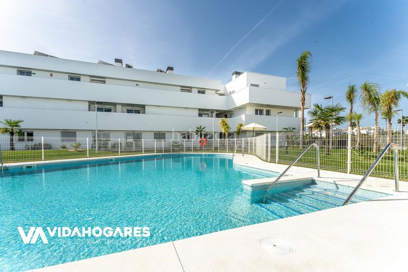 Foto db45861c-ed5e-48cc-a377-9560c60cfa10. Pis amb aparcament piscina a Aguadulce - Almadraba - Punta Candor Rota