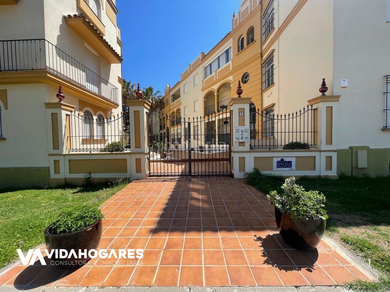 Foto a64b24c1-c232-4355-85cb-d0e9f9c73e0b. Pis amb aparcament piscina a Costa Ballena - Largo norte Rota