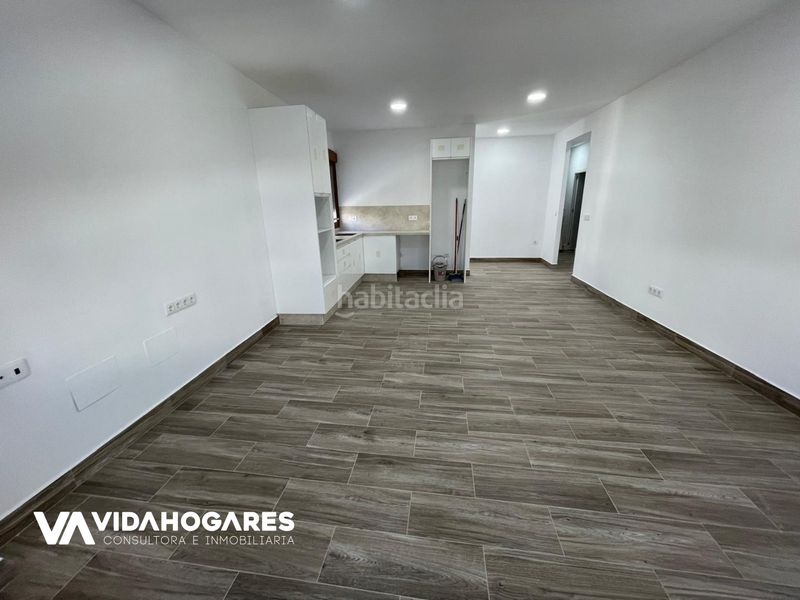 Foto 2f29e0a9-7070-44bc-865e-d1efee6c8a99. Pis a Zona Carrefour Rota