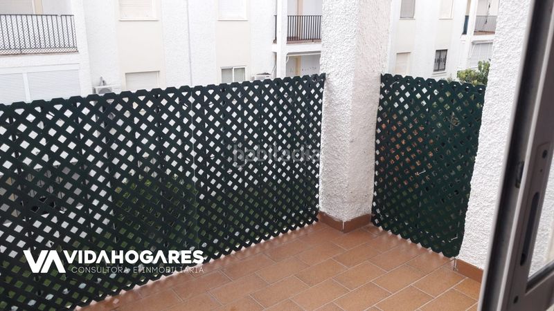 Foto 0c56cae9-d0f0-4bc0-aa61-d58e5f4a7054. Pis amb piscina a Aguadulce - Almadraba - Punta Candor Rota