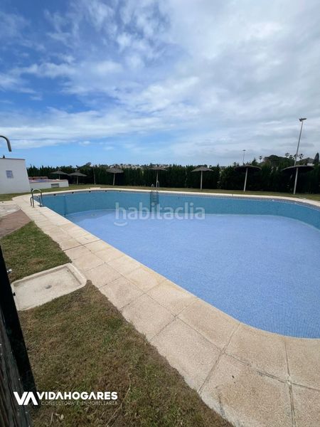 Foto 021566dd-64a5-4552-87a7-22284f3a042b. Lloguer pis amb aparcament piscina a Costa Ballena Golf Rota