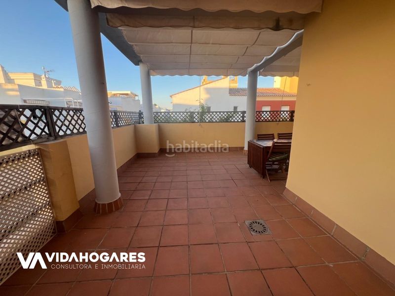 Foto c2e10b78-773e-4d07-8f95-4bf328cfbe1c. Àtic amb aparcament piscina a Costa Ballena - Largo norte Rota