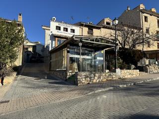 Lloguer Local Comercial  Calle larga. Restaurante disponible para empezar la gestión del negocio inmed