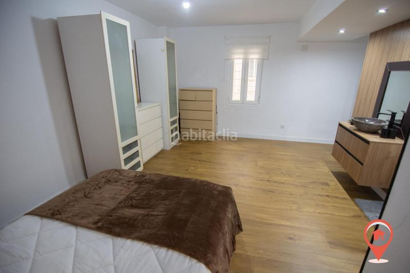 Foto cec6e6fd-bac9-43b0-8fcc-d63abdda0b9b. Flat with heating in Centro Cuenca