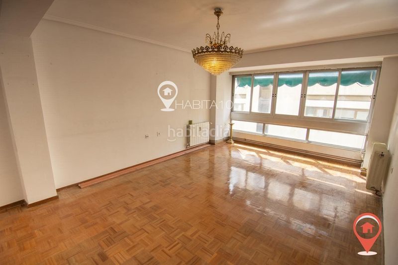 Foto f29aee28-3782-437a-9195-affb17e60c32. Piso en Centro Cuenca