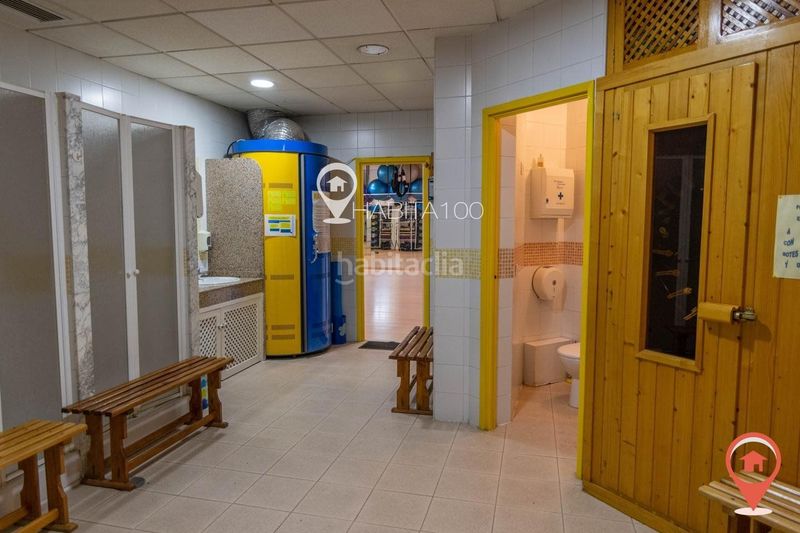 Foto a0ab69f0-e6ab-48fb-b775-339341cfd68c. Local comercial a Centro Cuenca