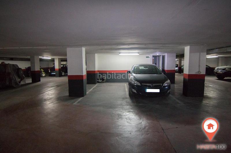 Foto 7cb6f6e8-3985-45af-a0a9-29cedd660568. Parking voiture dans Centro Cuenca
