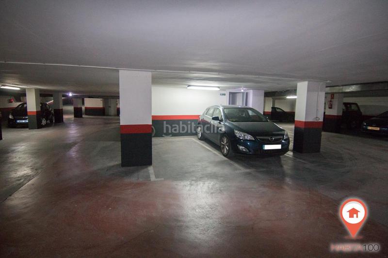 Foto c0481273-d92f-452e-95ef-68fb75097b21. Parking voiture dans Centro Cuenca