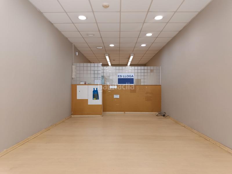 Foto 0bd906f3-d797-49cc-a4b6-bf1c39a2e0de. Lloguer local comercial amb calefacció a Eixample Nord Girona