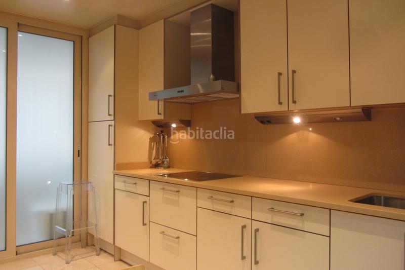 Foto 176eb10c-18b9-4b42-bce0-3f3d13c1f62c. Flat with fireplace heating parking in Eixample Nord Girona